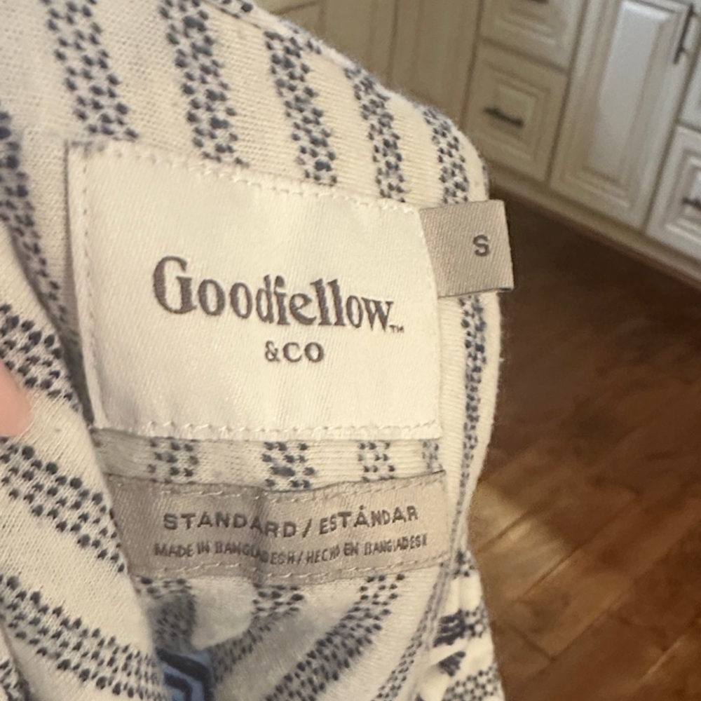 Goodfellow & Co Men’s Cream and Navy Knit Button-Up Size Small - Picture 3 of 3